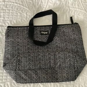 Thirty one lunch tote black white